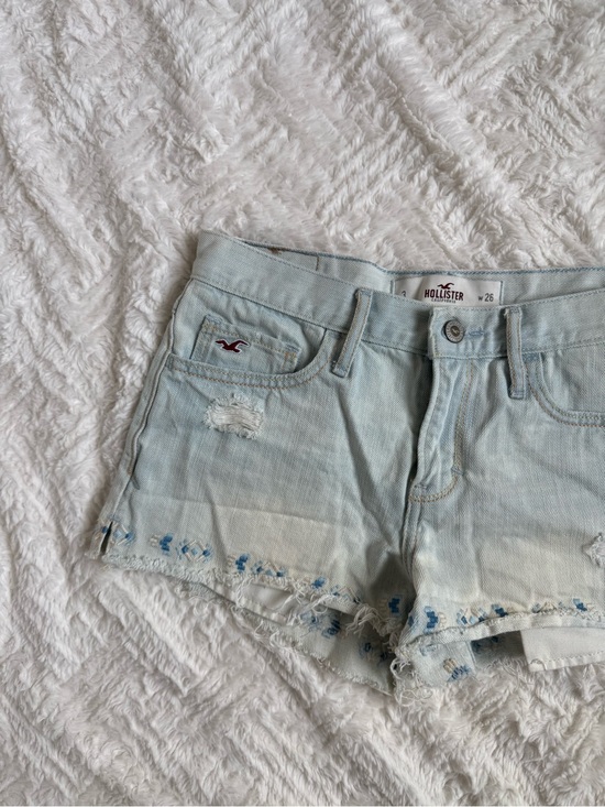 Hollister Pants - Y2K 2000s vintage Hollister Elena Gilbert Bella Swan low rise denim shorts